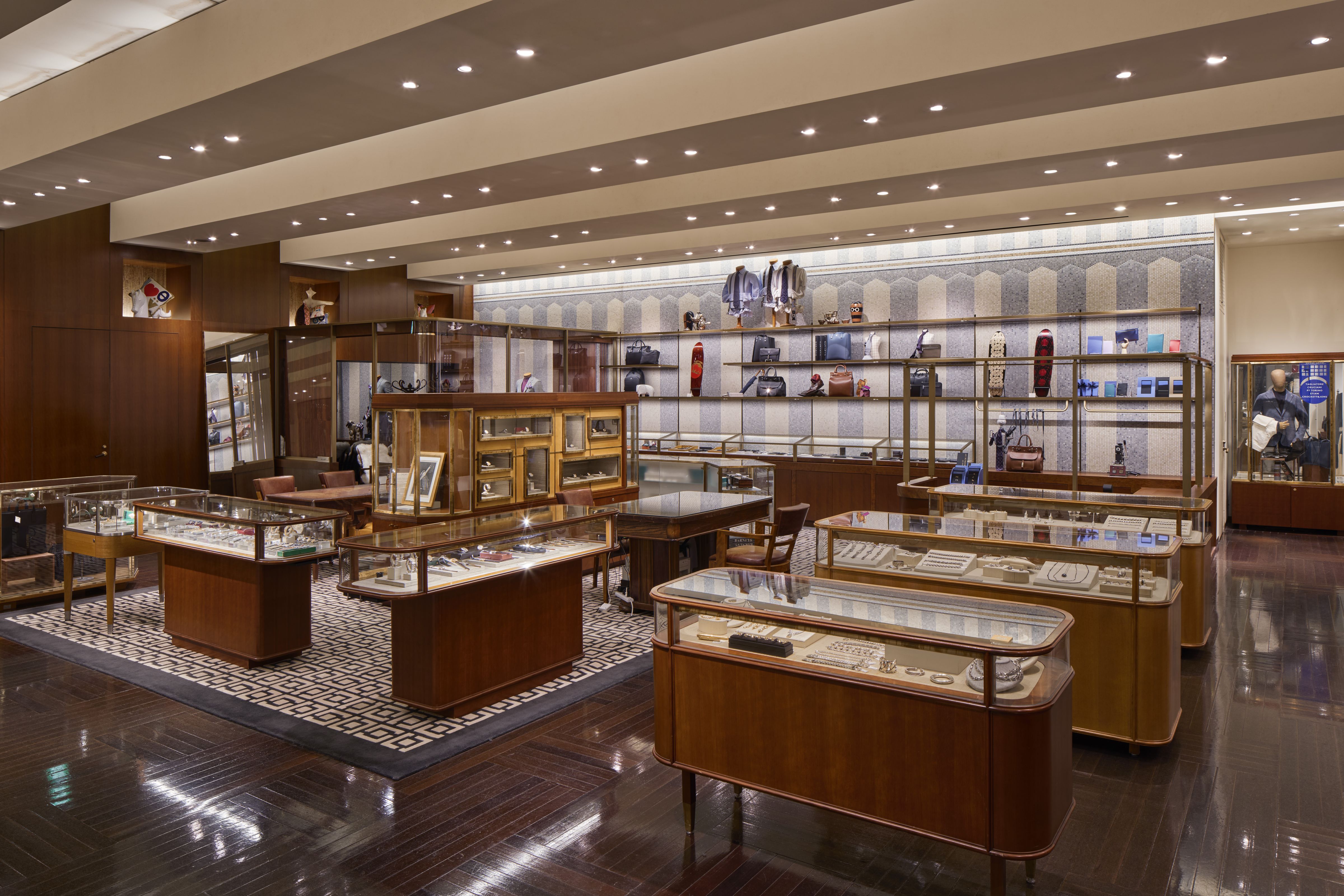 ニュューヨークの老舗デパートのBARNEYS NEWYORK 軽量“CB バーニーズニューヨーク銀座本店 1・2階リニューアル | 実績紹介